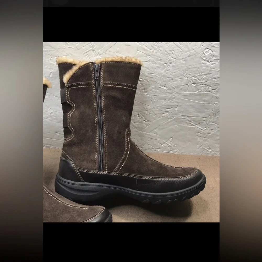 Clarks Andes Fortune Women's Boots Brown Suede Side Zip Fleece Lined Size 7W
